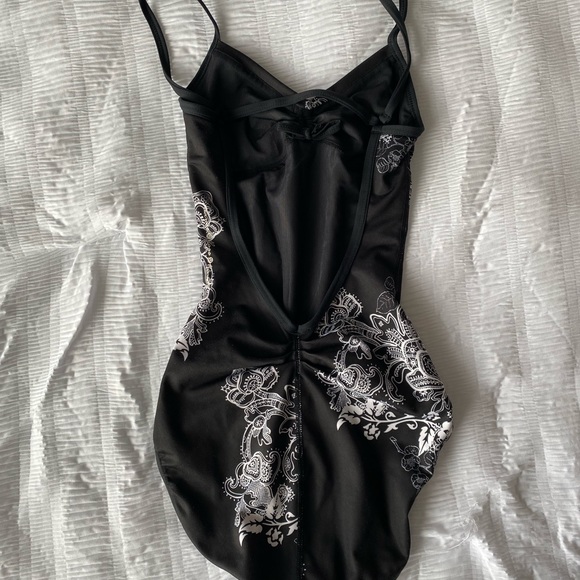 2008/2009 lululemon dance or gymnastics bodysuit from dance*floss*travel line - Picture 2 of 3